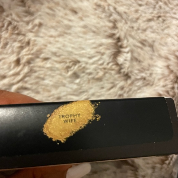 FENTY HIGHLIGHTER-Trophy Wife NWOT - Picture 2 of 2
